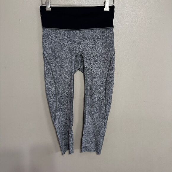 Lululemon Run The Day Crop *23" size 6 - Picture 2 of 7